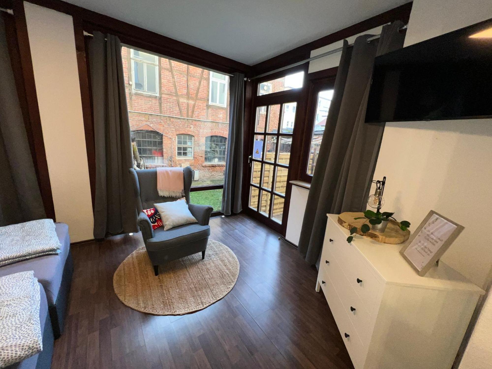 Apartment Humboldt 3 Schlafzimmer,Wifi, Netflix Parken, Terrasse, Klimatisiert, Naehe Zentrum Jena Exterior photo